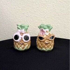Cracker Barrel Pineapples Summer Sunglasses Tiki Salt & Pepper Shakers IOB